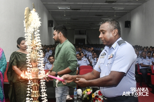 SLAF SEVA
VANITHA UNIT ORGANIZES A LECTURE FOR SERVICE PERSONNEL AND THEIR
SPOUSES